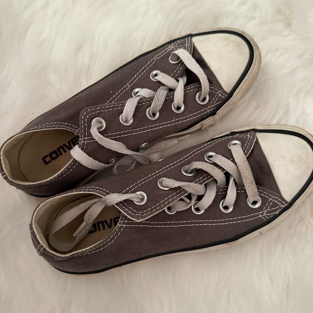 Converse - Picture 2 of 4